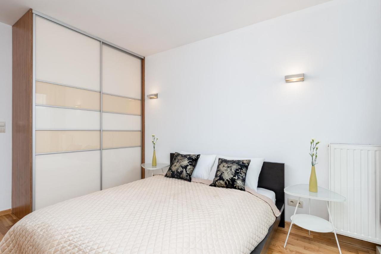 Modern Apartments With Free Parking Spot Краков Экстерьер фото