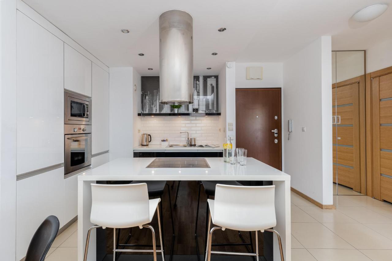 Modern Apartments With Free Parking Spot Краков Экстерьер фото