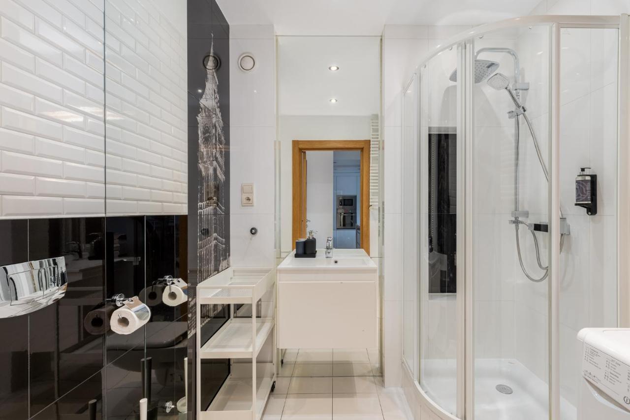 Modern Apartments With Free Parking Spot Краков Экстерьер фото