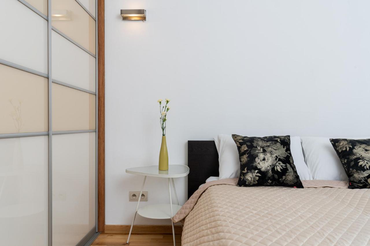 Modern Apartments With Free Parking Spot Краков Экстерьер фото