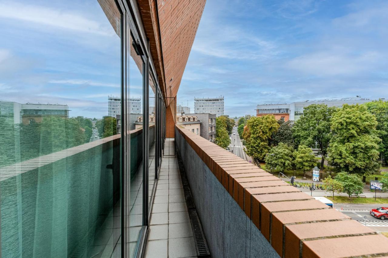 Modern Apartments With Free Parking Spot Краков Экстерьер фото